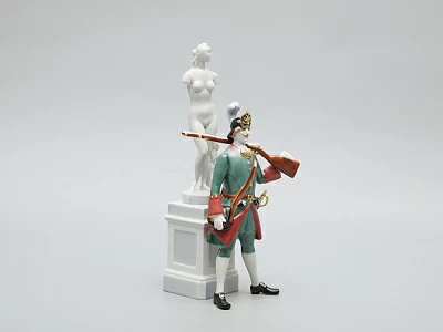 Скульптура Солдат и Венера Петровская Ассамблея арт. 82.51223.00.1 Скульптура Солдат и Венера Петровская Ассамблея арт. 82.51223.00.1