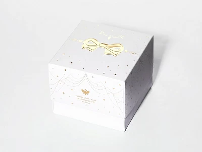 Елочная игрушка в подарочной упаковке, форма Луковица, рисунок Золотой бант, арт. 81.33930.00.1