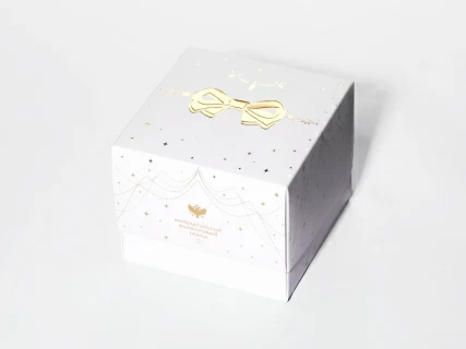 Елочная игрушка в подарочной упаковке, форма Луковица, рисунок Золотой бант, арт. 81.33930.00.1, 