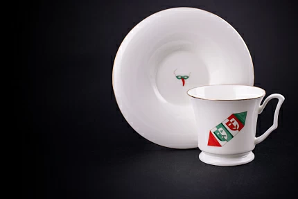 Чашка с блюдцем кофейная, рисунок Конфета Маска, форма Юлия, арт 61.21054.00.1