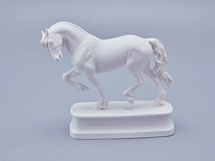 Скульптура в подарочной упаковке, форма Конь Фризской породы, рисунок Белый арт 81.18591.00.1