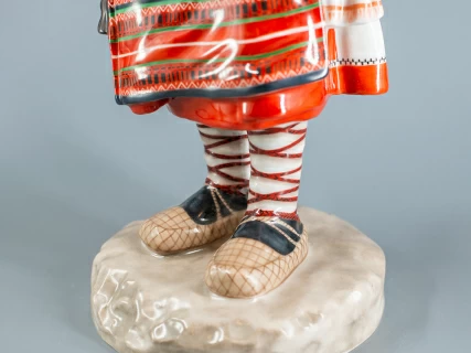 Скульптура Народности России Вотякская женщина арт. 82.66478.00.1, 