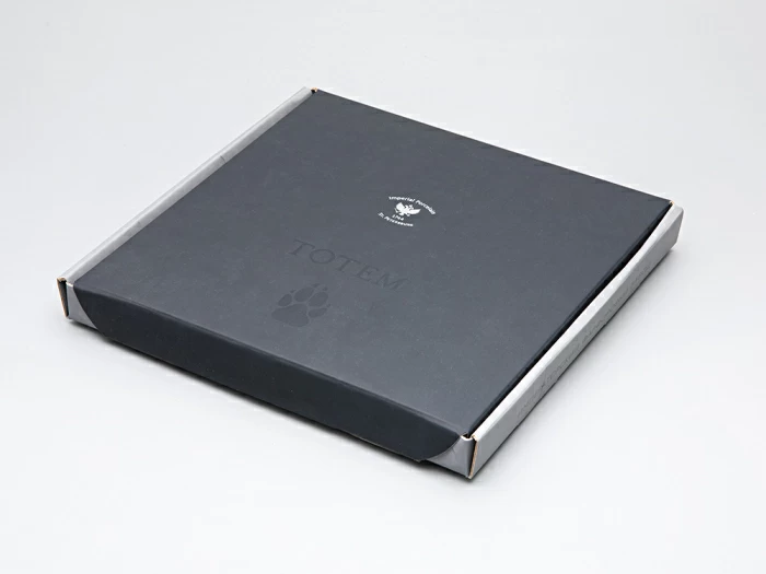 Декоративная тарелка 230 мм в подарочной упаковке, форма Эллипс 2, рисунок Тотем Кабан арт. 81.26810.00.1, 