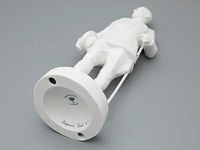 Скульптура Маршал Конев И.С., в подарочной упаковке, Белый бисквит, арт. 81.33454.00.1 Скульптура Маршал Конев И.С., в подарочной упаковке, Белый бисквит, арт. 81.33454.00.1