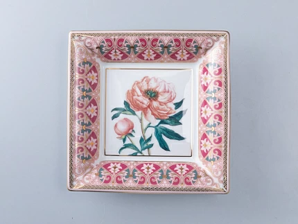 Подставка для мелочей в подарочной упаковке, форма Квадратная, рисунок Дивный Пион, арт 81.34212.00.1 Подставка для мелочей в подарочной упаковке, форма Квадратная, рисунок Дивный Пион, арт 81.34212.00.1