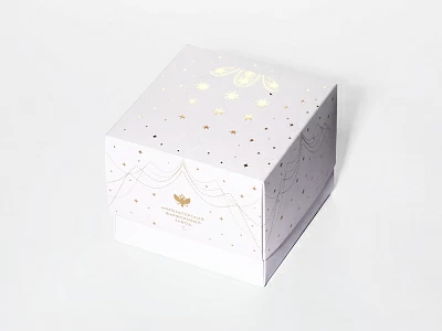 Елочная игрушка в подарочной упаковке форма Шишка рисунок Рождество, арт 81.33933.00.1