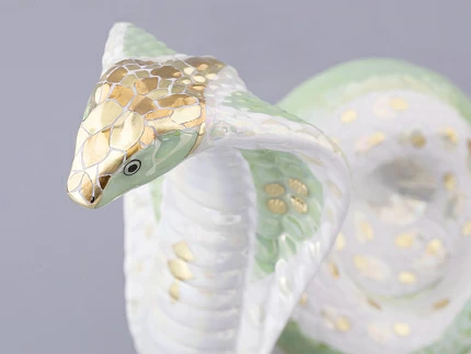 Скульптура форма Кобра в подарочной упаковке, большой размер, рисунок Зеленая кобра, арт. 81.32809.00.1 Скульптура форма Кобра в подарочной упаковке, большой размер, рисунок Зеленая кобра, арт. 81.32809.00.1