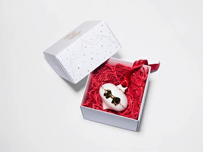 Елочная игрушка в подарочной упаковке, форма Луковица, рисунок Золотой бант, арт. 81.33930.00.1