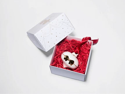 Елочная игрушка в подарочной упаковке, форма Луковица, рисунок Золотой бант, арт. 81.33930.00.1