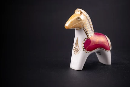 Скульптура на форме Лошадь, Клубничный абрикос, арт 62.21208.00.1