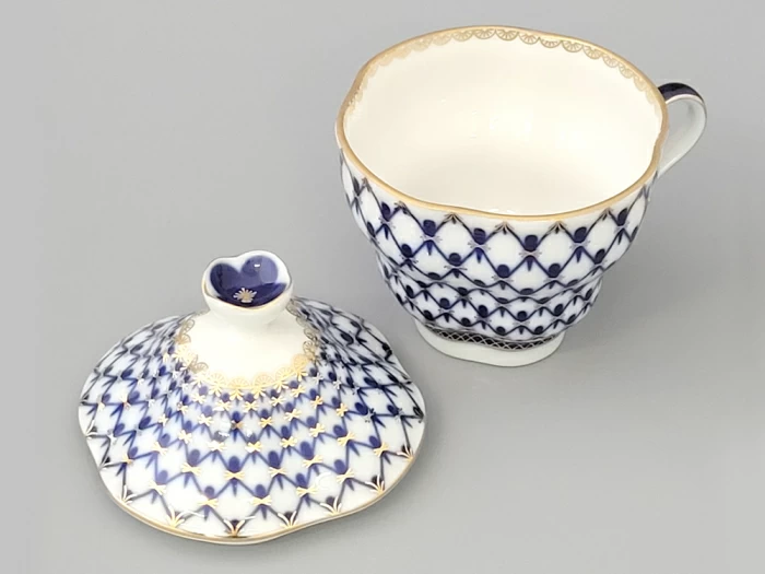 Чашка с блюдцем и с крышкой чайная 250 мл форма Подарочная-2 рисунок Кобальтовая сетка арт. 81.15419.00.1, 
