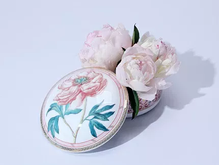 Туалетная коробочка в подарочной упаковке, форма Круглая, рисунок Дивный пион, арт 81.33188.00.1