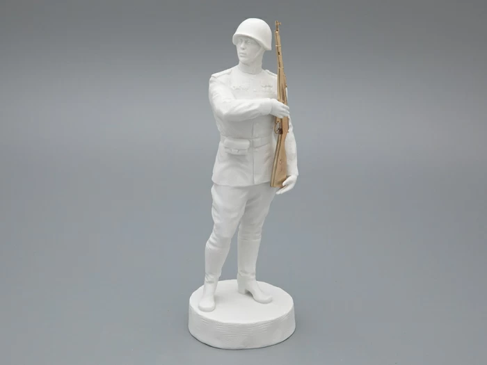 Скульптура Солдат Победы 1945, в подарочной упаковке, Белый бисквит, арт 81.33936.00.1, 