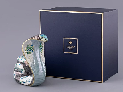 Скульптура форма Кобра, большой размер, в подарочной упаковке, рисунок Серебряная змейка, арт. 81.32811.00.1 Скульптура форма Кобра, большой размер, в подарочной упаковке, рисунок Серебряная змейка, арт. 81.32811.00.1