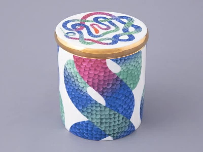 Свеча ароматическая в подарочной упаковке, форма top, рисунок Лунный змей, аромат Северное сияние, арт. 81.33150.00.1 Свеча ароматическая в подарочной упаковке, форма top, рисунок Лунный змей, аромат Северное сияние, арт. 81.33150.00.1