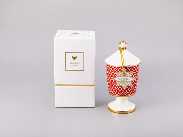 Подарочный Набор Свеча ароматическая рисунок Скарлетт 2 аромат Нежный пион, арт. 81.31001.00.1, 