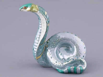 Скульптура форма Кобра, большой размер, в подарочной упаковке, рисунок Хризопраз, арт. 81.32812.00.1 Скульптура форма Кобра, большой размер, в подарочной упаковке, рисунок Хризопраз, арт. 81.32812.00.1