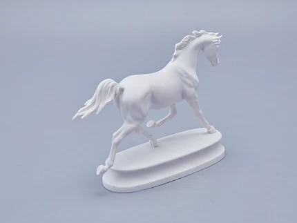 Скульптура в подарочной упаковке, форма Конь Арабской породы, рисунок Белый арт. 81.18628.00.1