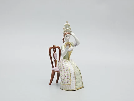 Скульптура Дама с зеркалом Петровская Ассамблея арт. 82.51220.00.1 Скульптура Дама с зеркалом Петровская Ассамблея арт. 82.51220.00.1