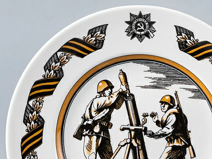 Декоративная тарелка 150 мм форма Гладкая рисунок Минометчики арт. 80.81726.00.1 Декоративная тарелка 150 мм форма Гладкая рисунок Минометчики арт. 80.81726.00.1