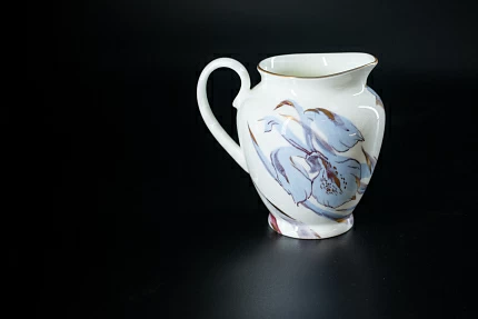 Сливочник Любимые цветы модерна на форме Весенняя, арт 60.14790.00.1