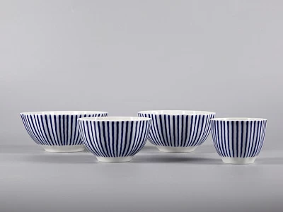 Четырех-предметный комплект Салатников, форма Тюльпан рисунок Французик, арт. 81.30806.00.1 Четырех-предметный комплект Салатников, форма Тюльпан рисунок Французик, арт. 81.30806.00.1