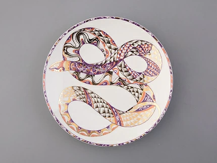 Тарелка декоративная 195 мм в подарочной упаковке, форма Эллипс, рисунок Золотая скарапея, артикул 81.33552.00.1 Тарелка декоративная 195 мм в подарочной упаковке, форма Эллипс, рисунок Золотая скарапея, артикул 81.33552.00.1