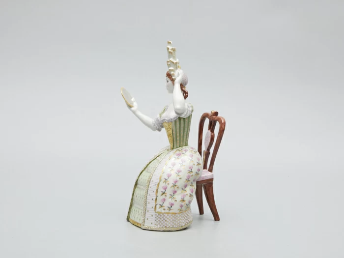 Скульптура Дама с зеркалом Петровская Ассамблея арт. 82.51220.00.1, 