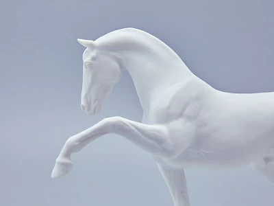 Скульптура в подарочной упаковке, форма Конь Ганноверский, рисунок Белый арт. 81.23029.00.1