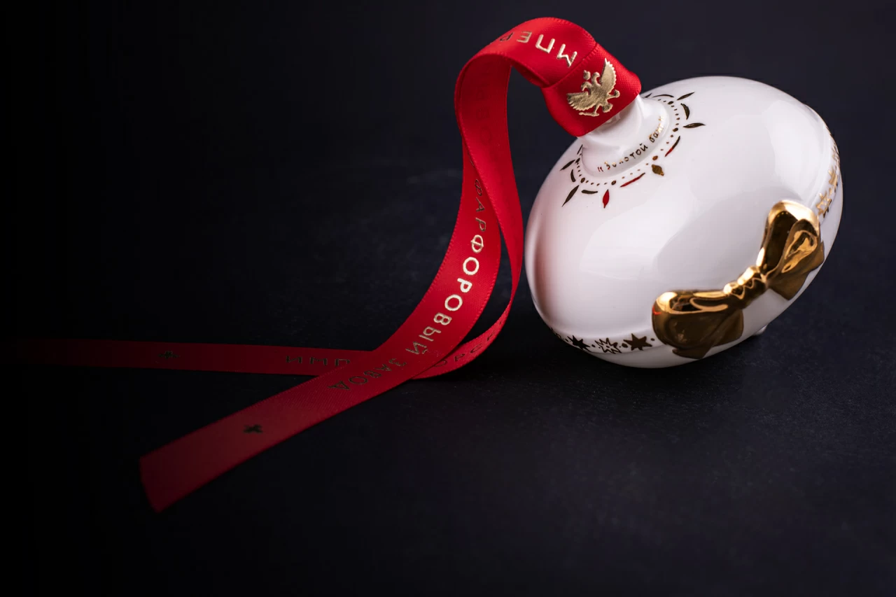 Елочная игрушка Луковица, рисунок Золотой бант, арт 60.21179.00.1, 