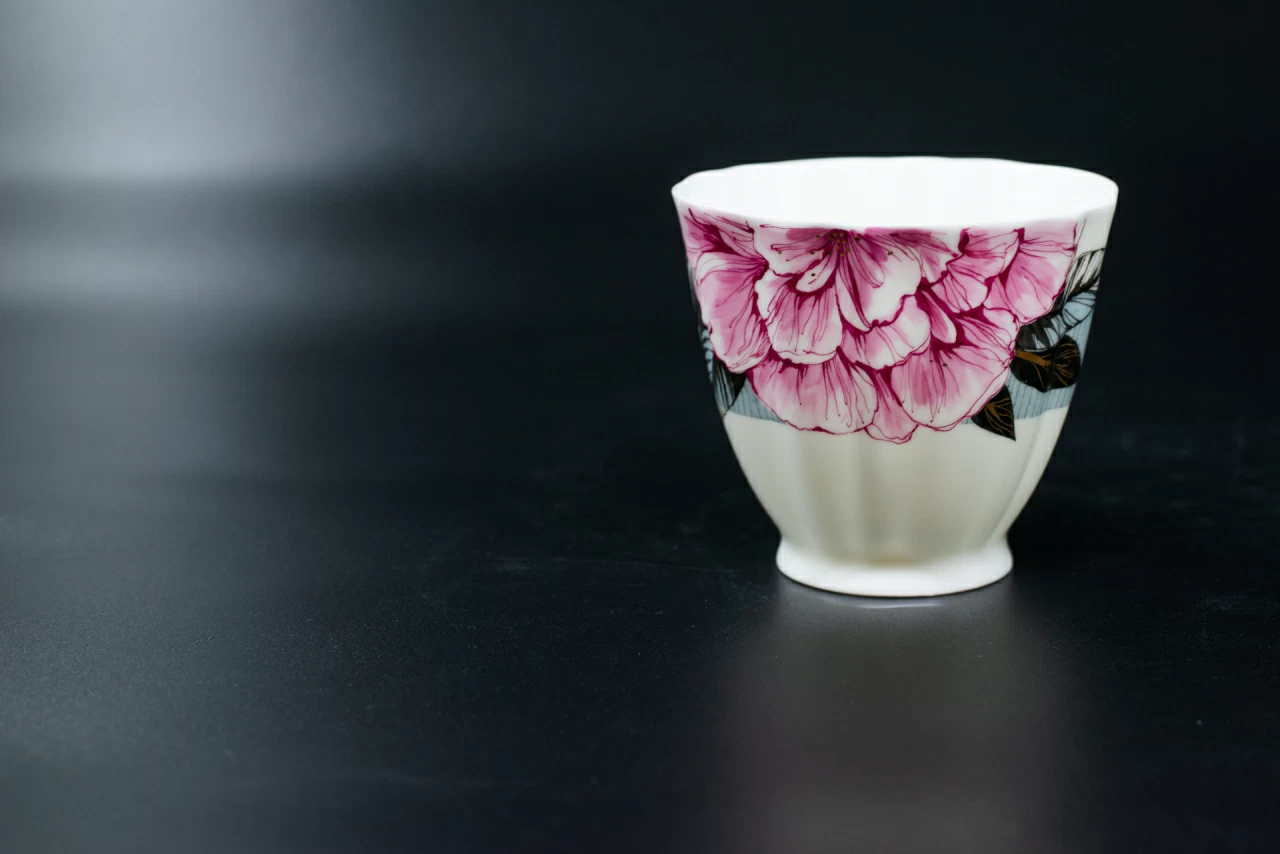 Чашка чайная Серая Роза на форме Гвоздика, арт 60.00213.00.1, 