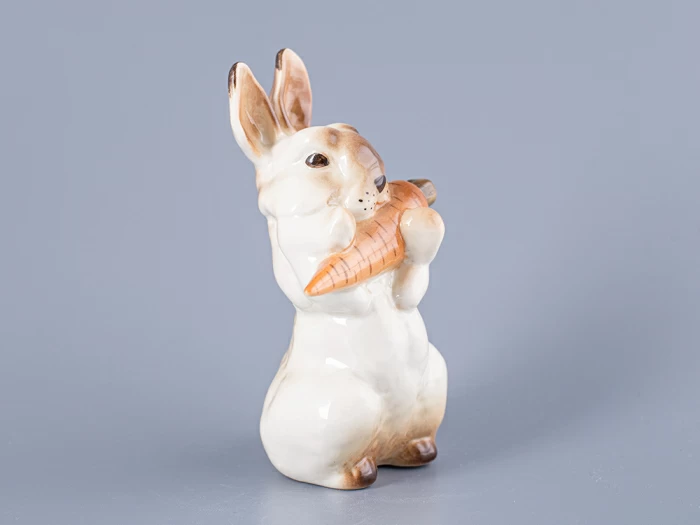 Скульптура Заяц с морковкой № 1 арт. 82.01962.00.1, 