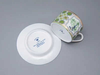 Чашка с блюдцем 250 мл в подарочной упаковке форма Соло рисунок Можжевельник ароматный, арт. 81.33953.00.1 Чашка с блюдцем 250 мл в подарочной упаковке форма Соло рисунок Можжевельник ароматный, арт. 81.33953.00.1