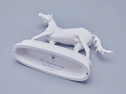 Скульптура в подарочной упаковке, форма Конь Ахалтекинский, рисунок Белый, арт. 81.18627.00.1