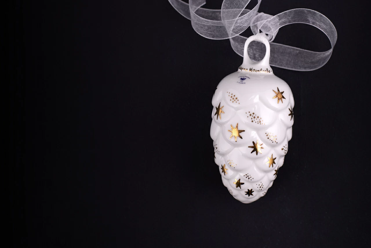 Елочная игрушка Шишка, рисунок Звездочки, арт 60.21177.00.1, 