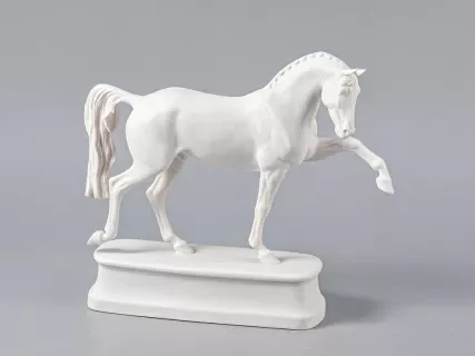 Скульптура Конь Ганноверский в подарочной упаковке, рисунок Белый арт. 81.23029.00.1, 