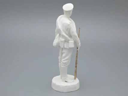 Скульптура Рядовой армейского полка эпохи Николая II, в подарочной упаковке, рисунок Белый бисквит, арт 81.33424.00.1, 