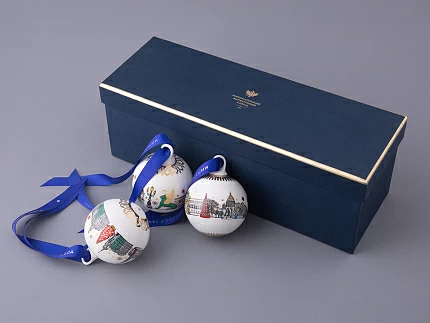 Подарочный набор Ёлочных украшений, форма Шар с петелькой, рисунок Рождественский Петербург, арт. 81.32760.00.1 Подарочный набор Ёлочных украшений, форма Шар с петелькой, рисунок Рождественский Петербург, арт. 81.32760.00.1