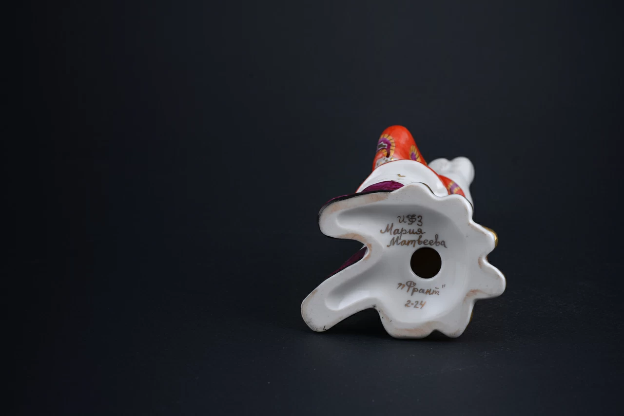 Скульптура Заяц с елкой Франт, арт 62.21240.00.1, 