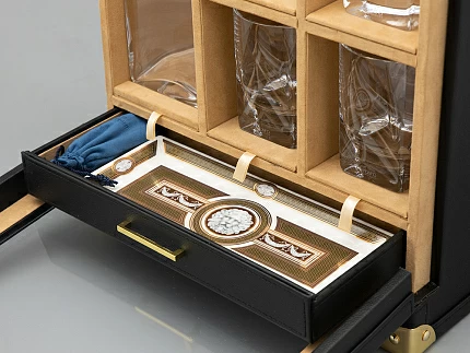 Подарочный набор Кожаный чемодан мини-бар Status черный  арт. 81.31188.00.1 Подарочный набор Кожаный чемодан мини-бар Status черный  арт. 81.31188.00.1