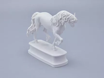 Скульптура в подарочной упаковке, форма Конь Фризской породы, рисунок Белый арт 81.18591.00.1