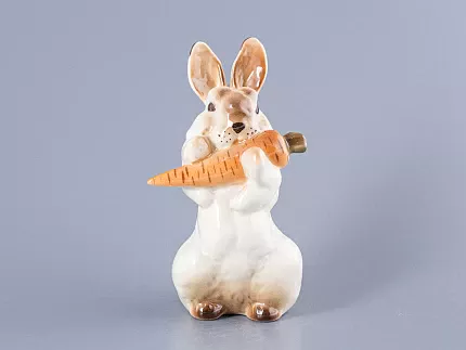 Скульптура Заяц с морковкой № 1 арт. 82.01962.00.1