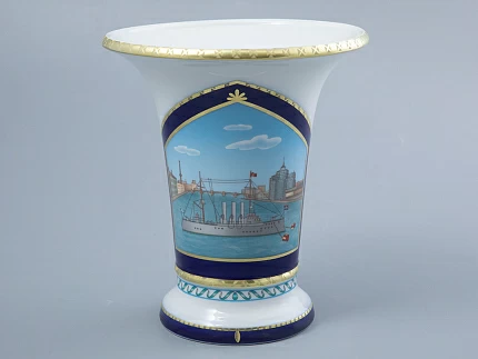 Ваза форма Ампирная рисунок Крейсер Аврора, арт. 80.44192.00.1 Ваза форма Ампирная рисунок Крейсер Аврора, арт. 80.44192.00.1