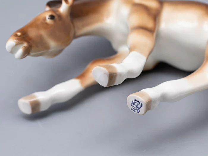 Скульптура Жеребенок пасущийся гнедой арт. 82.01961.00.1, 