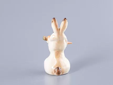 Скульптура Заяц с морковкой № 4 арт. 82.01965.00.1
