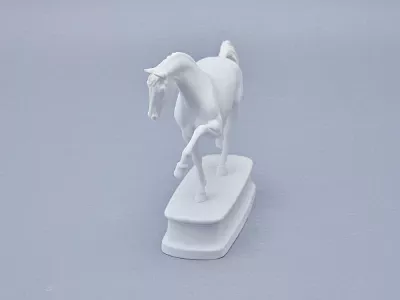 Скульптура в подарочной упаковке, форма Конь Ганноверский, рисунок Белый арт. 81.23029.00.1