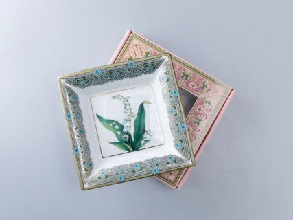 Подставка для мелочей в подарочной упаковке, форма Квадратная, рисунок Ландыш Майский, арт 81.34213.00.1, 