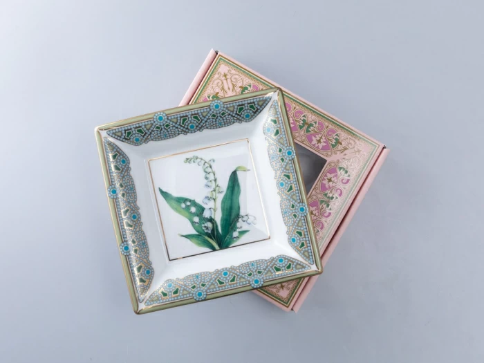 Подставка для мелочей в подарочной упаковке, форма Квадратная, рисунок Ландыш Майский, арт 81.34213.00.1, 