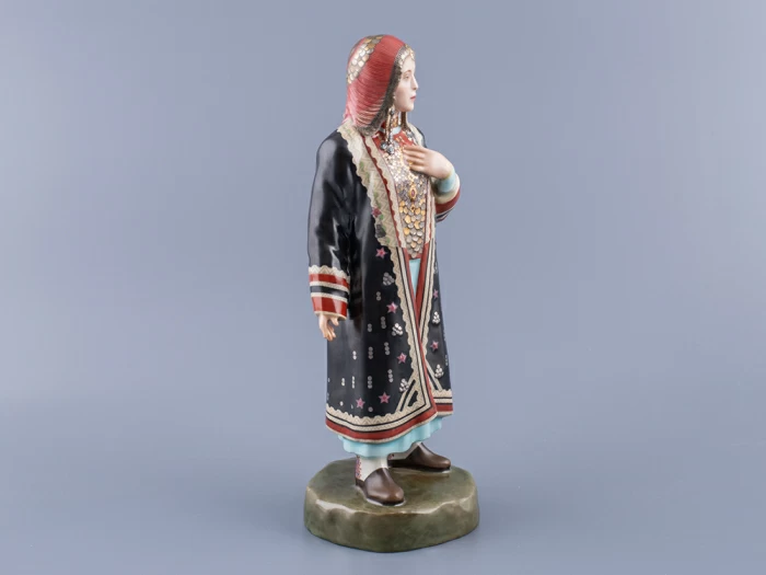Скульптура Народности России малого размера, Башкирка, арт 82.99369.00.1, 
