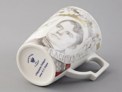 Бокал с блюдцем в подарочной упаковке, форма Гранд, рисунок Маршалы победы Василевский А.В., арт. 81.33242.00.1 Бокал с блюдцем в подарочной упаковке, форма Гранд, рисунок Маршалы победы Василевский А.В., арт. 81.33242.00.1